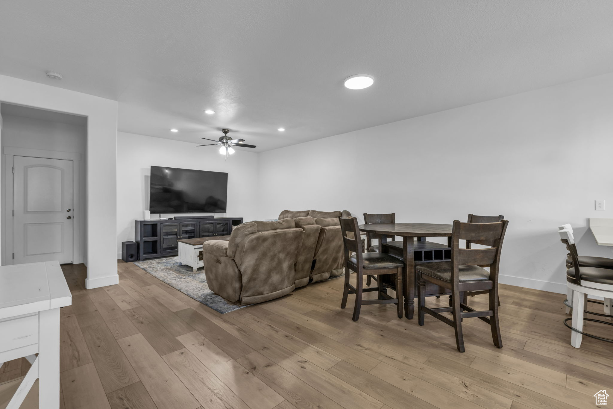 Herriman, Utah, 84096, United States, 4 Bedrooms Bedrooms, ,4 BathroomsBathrooms,Residential,For Sale,1907330