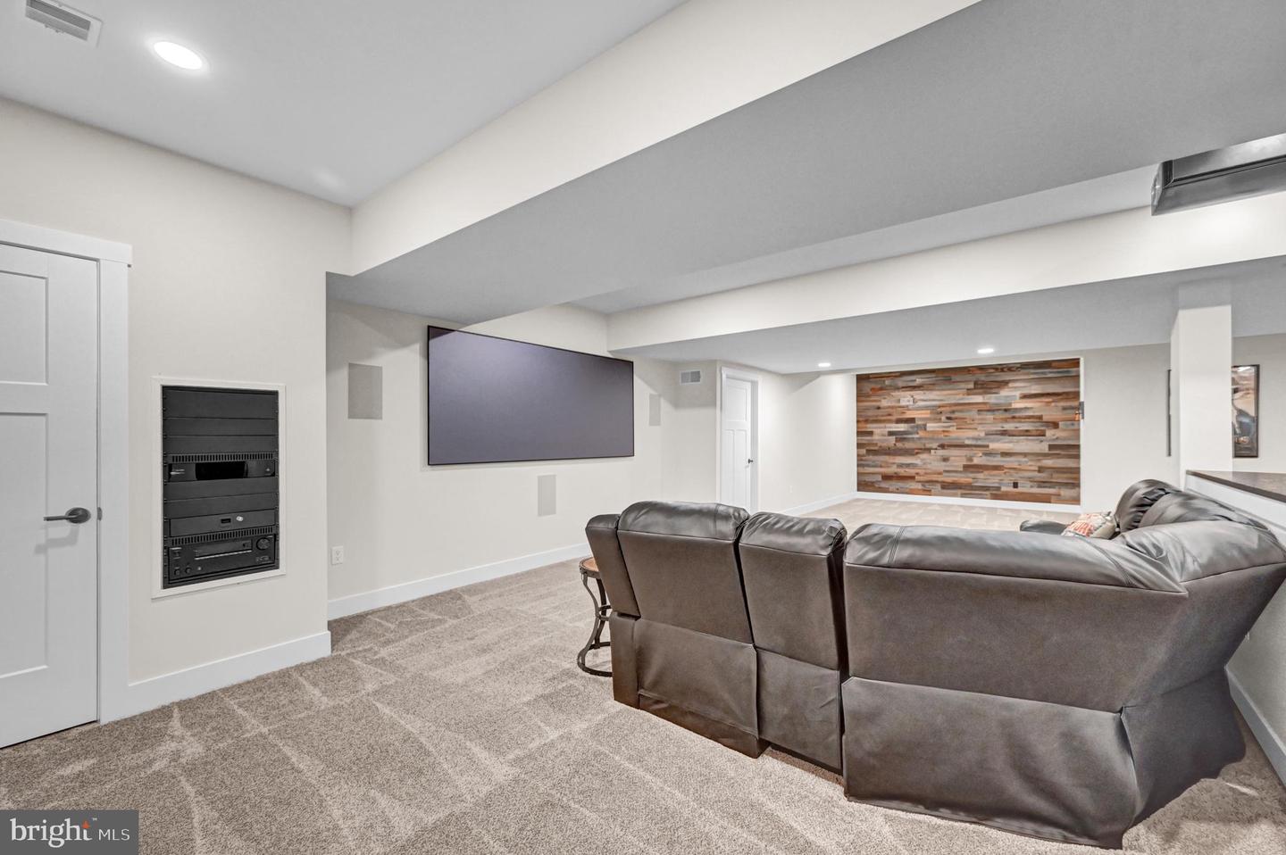 705 Oxford Drive Unit 39, York, Pennsylvania, 17406, United States, 4 Bedrooms Bedrooms, ,5 BathroomsBathrooms,Residential,For Sale,705 Oxford Drive Unit 39,1628330