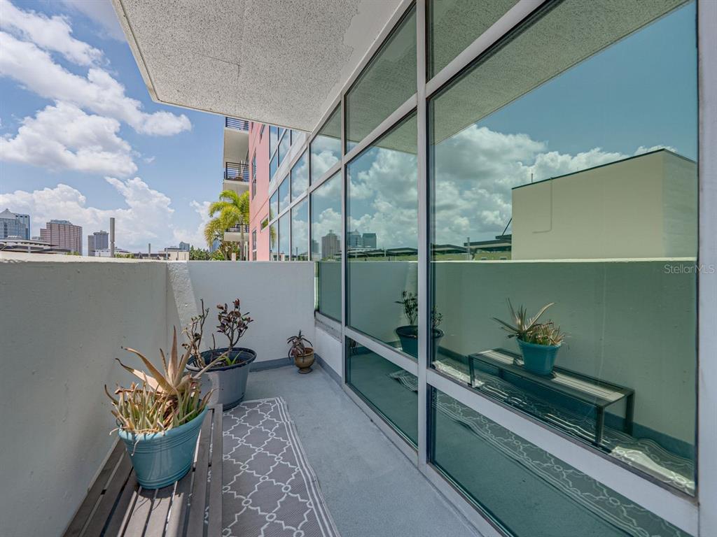 Tampa, Florida, 33602, United States, 1 Bedroom Bedrooms, ,2 BathroomsBathrooms,Residential,For Sale,1807675