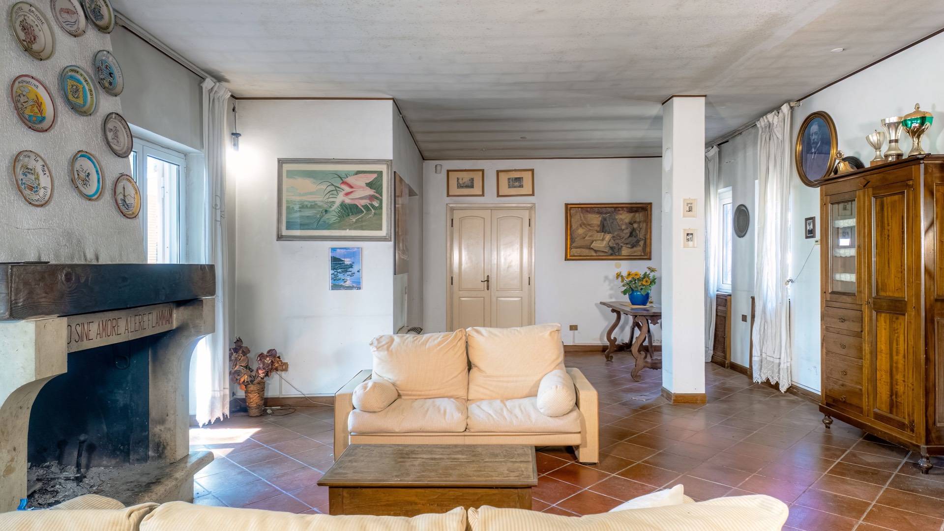 Roma, Roma, 00100, IT, 4 Bedrooms Bedrooms, ,4 BathroomsBathrooms,Residential,For Sale,1932410