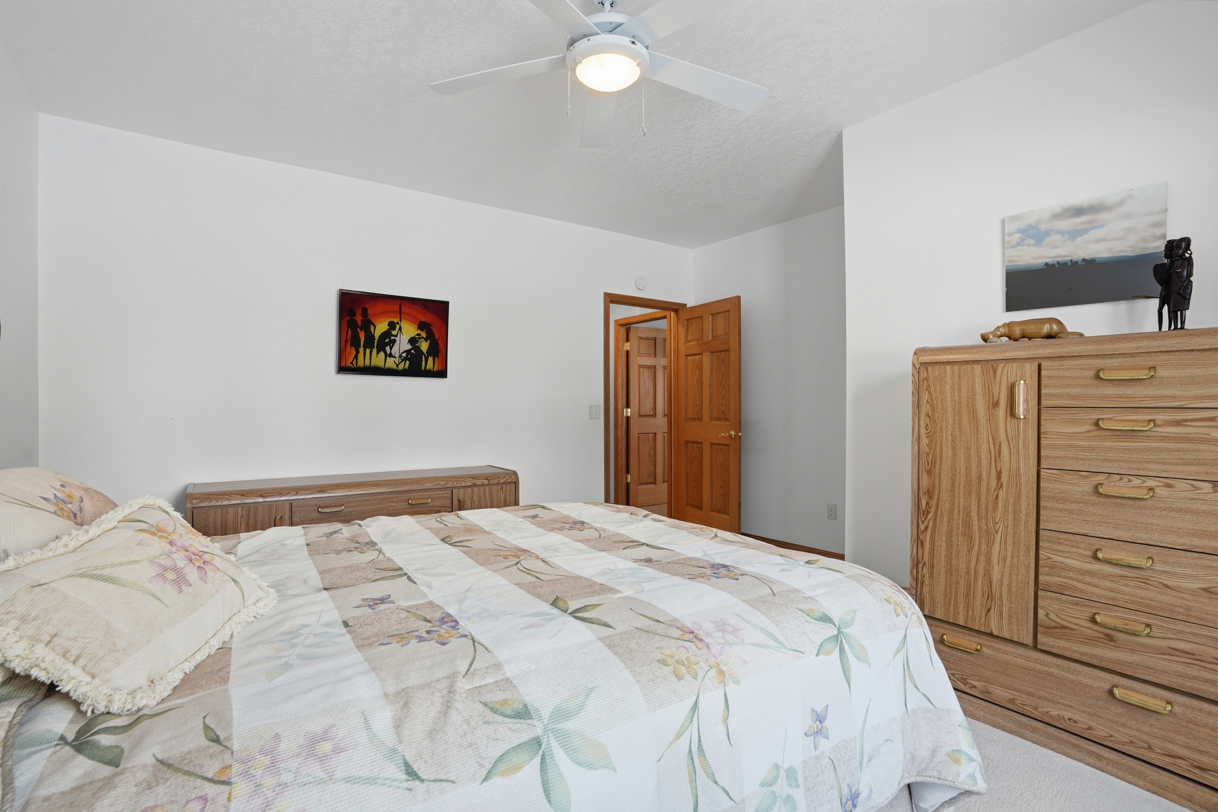 Washington, Iowa, 52353, United States, 5 Bedrooms Bedrooms, ,3 BathroomsBathrooms,Residential,For Sale,2008132