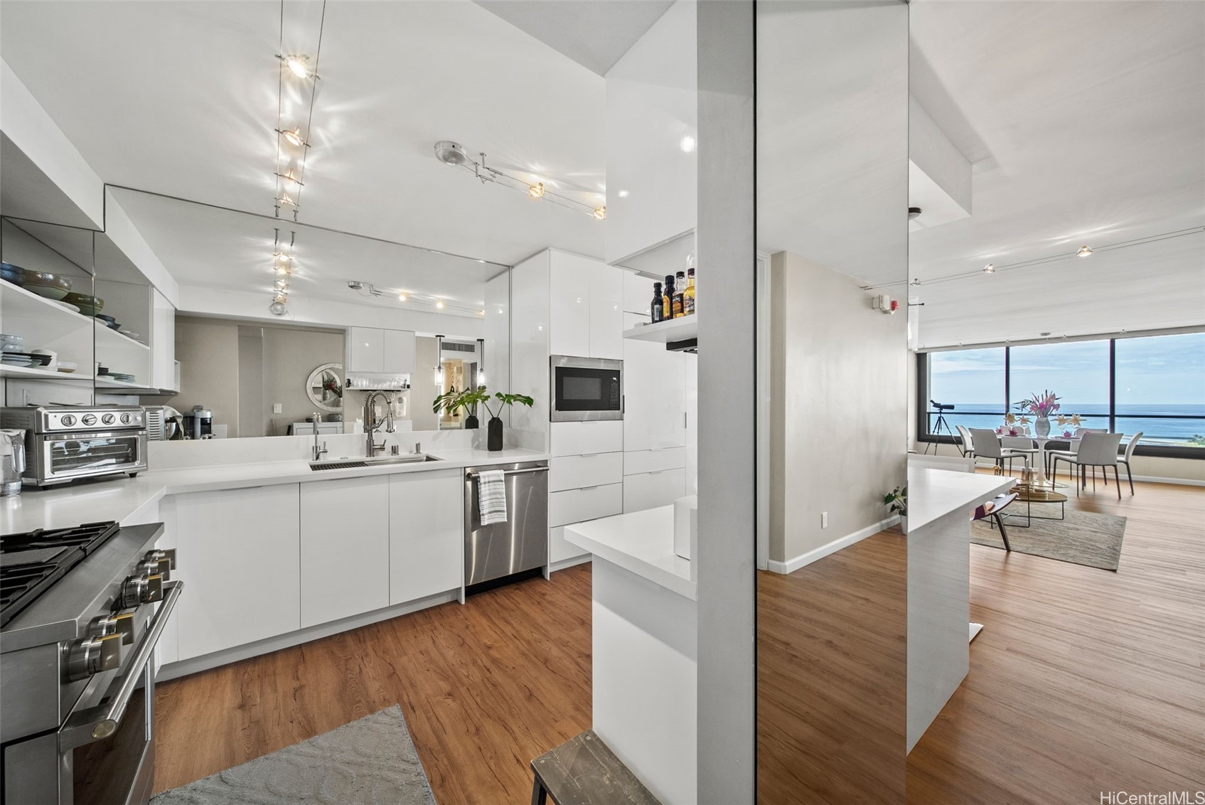 Honolulu, Hawaii, 96815, United States, 1 Bedroom Bedrooms, ,1 BathroomBathrooms,Residential,For Sale,1940342