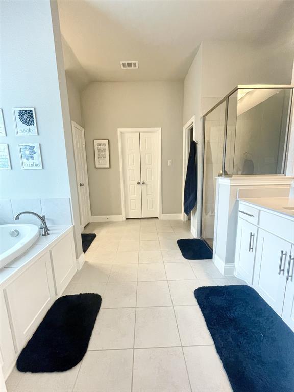 Waxahachie, Texas, 75165, United States, 4 Bedrooms Bedrooms, ,3 BathroomsBathrooms,Residential,For Sale,1920733