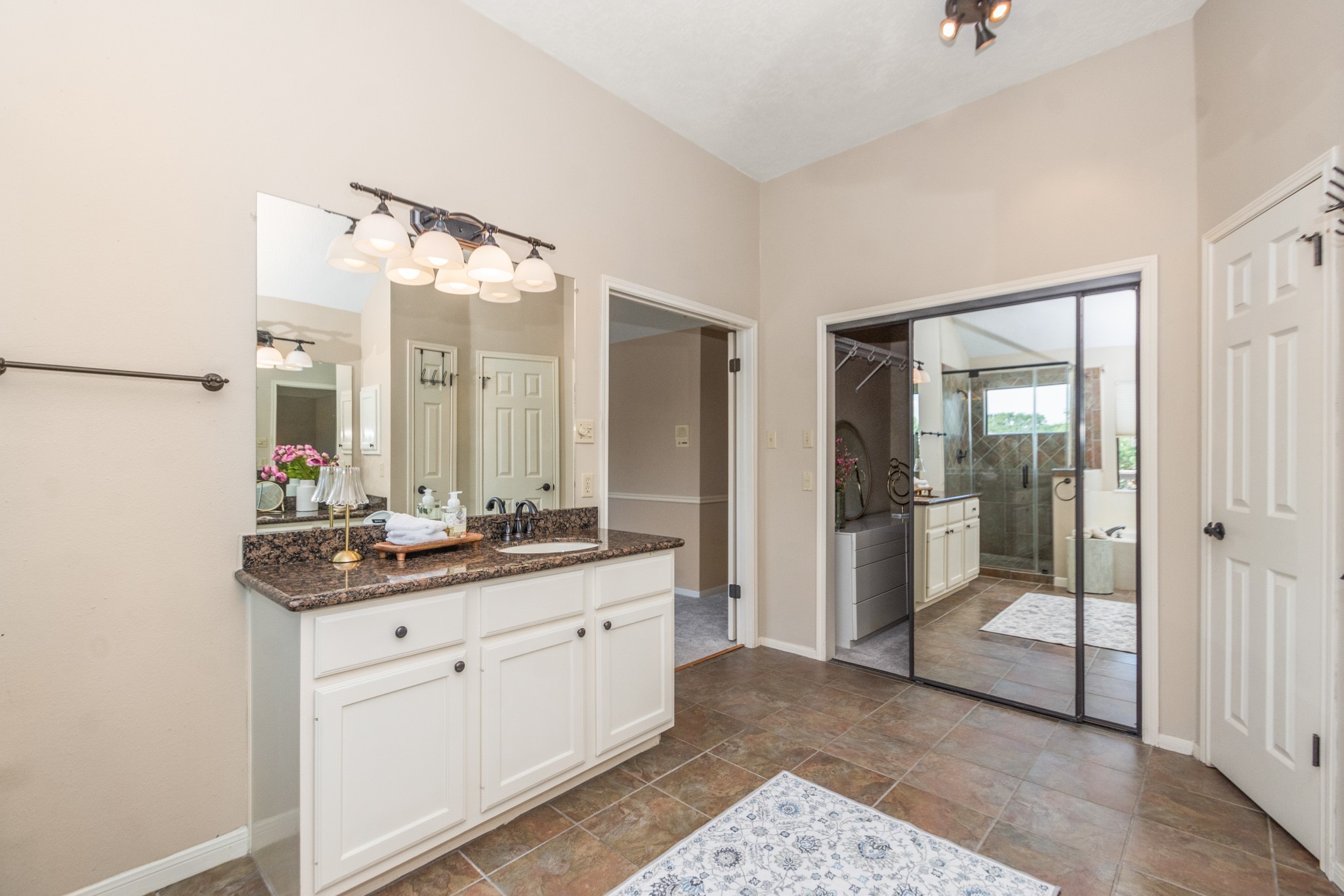 Houston, Texas, 77058, United States, 3 Bedrooms Bedrooms, ,4 BathroomsBathrooms,Residential,For Sale,1924880