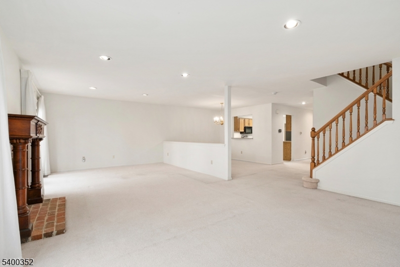 Lambertville City, New Jersey, 08530, United States, 3 Bedrooms Bedrooms, ,3 BathroomsBathrooms,Residential,For Sale,2002902