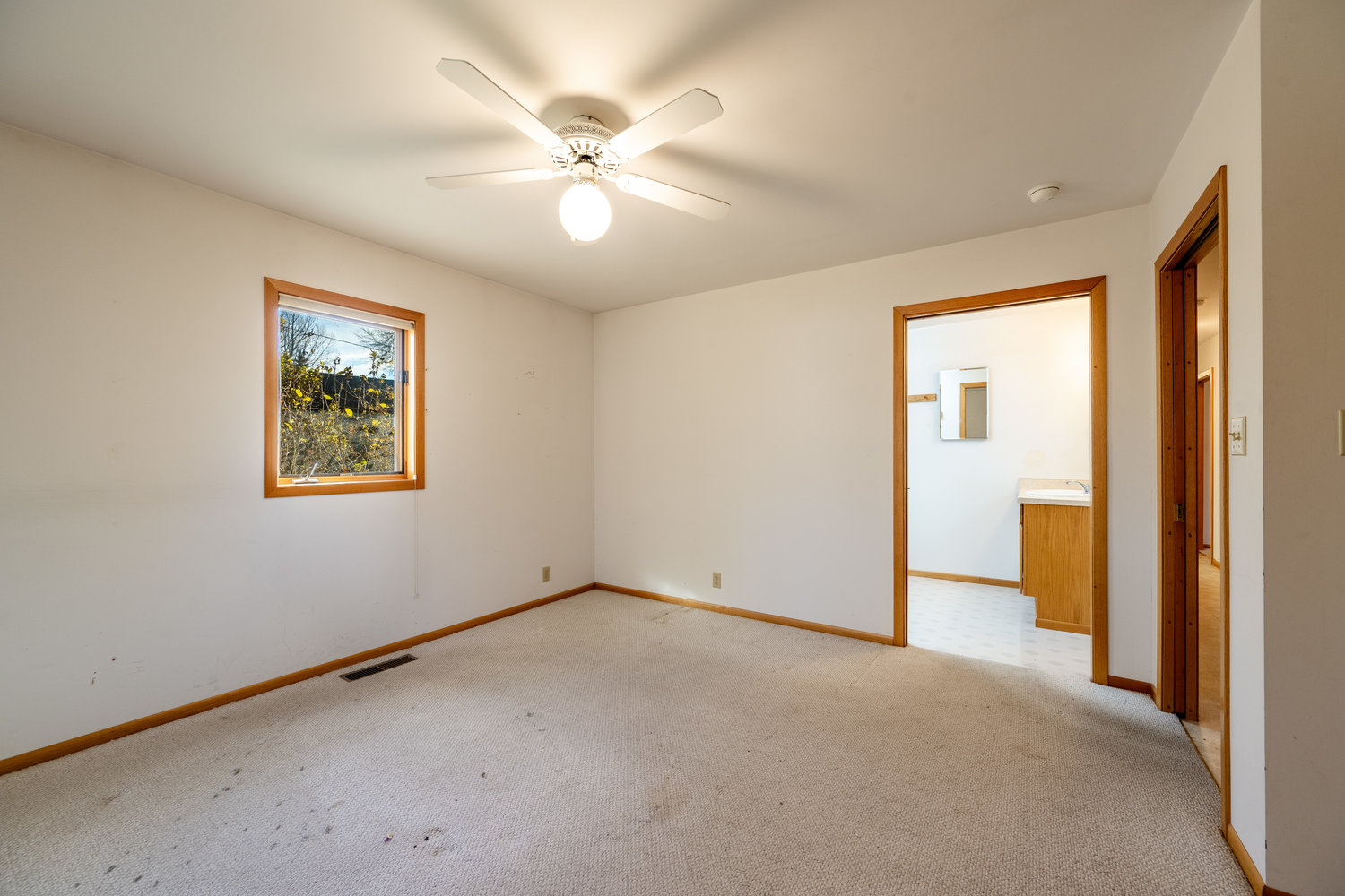 Sheridan, Wyoming, 82801, United States, 4 Bedrooms Bedrooms, ,2 BathroomsBathrooms,Residential,For Sale,1987057