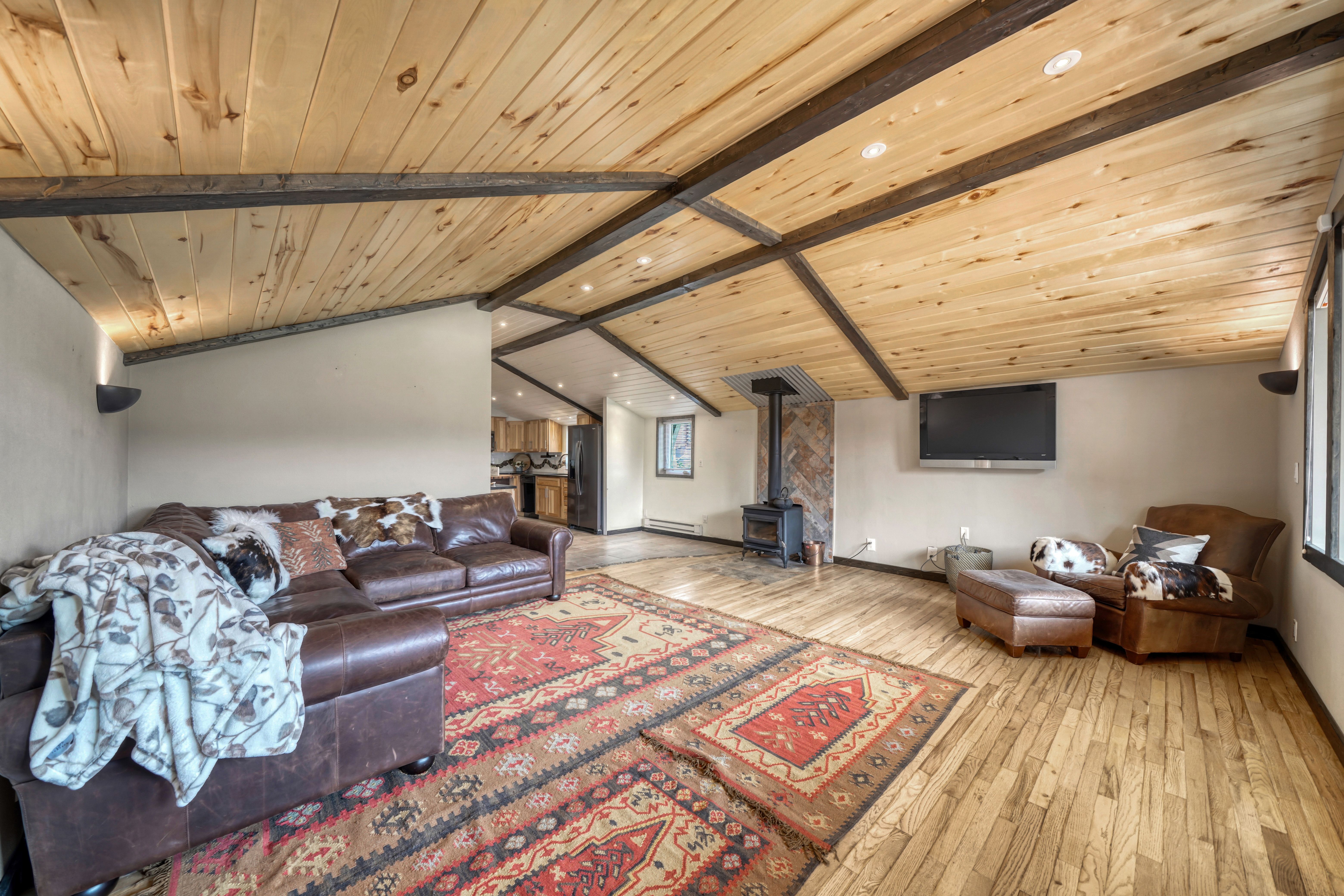  Remodeled Beaver Lakes Chalet with Lake & Mountain Views - 物件實景