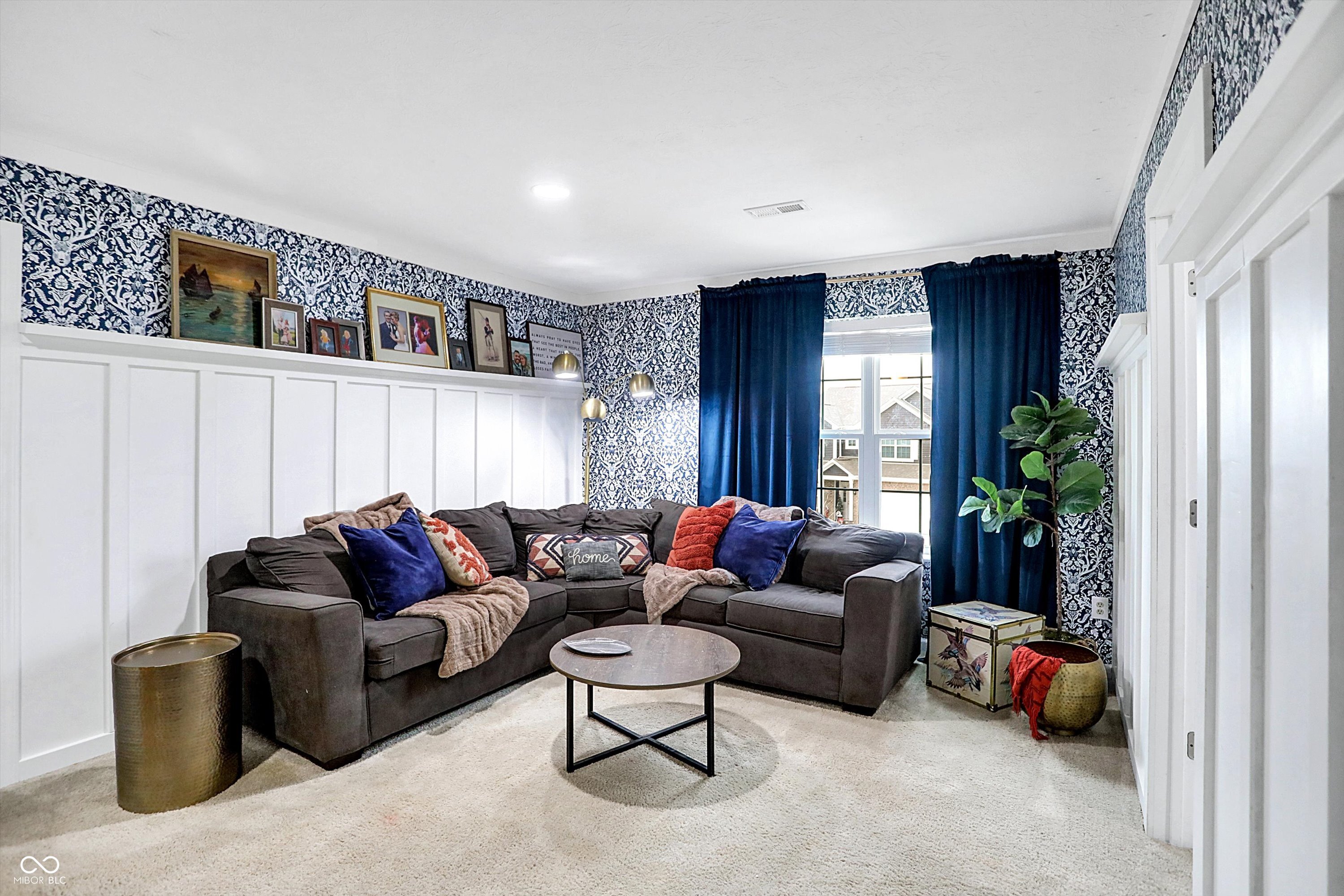 Franklin, Indiana, 46131, United States, 6 Bedrooms Bedrooms, ,4 BathroomsBathrooms,Residential,For Sale,1978604