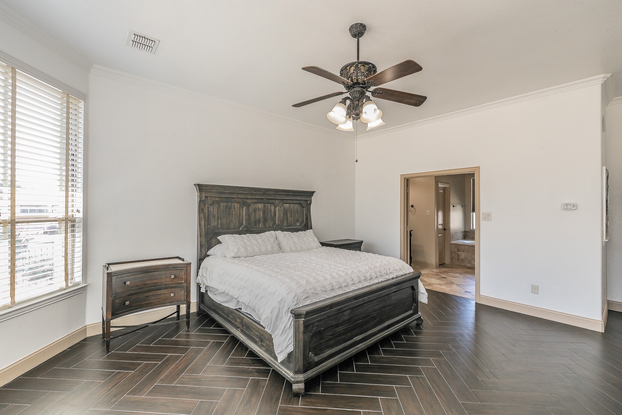 Fort Worth, Texas, 76179, United States, 5 Bedrooms Bedrooms, ,3 BathroomsBathrooms,Residential,For Sale,1980950