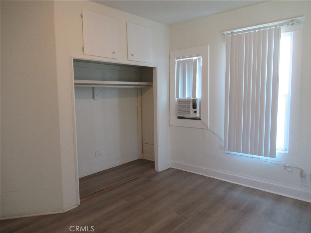 Los Angeles, California, 90018, United States, 4 Bedrooms Bedrooms, ,2 BathroomsBathrooms,Residential,For Sale,1941625