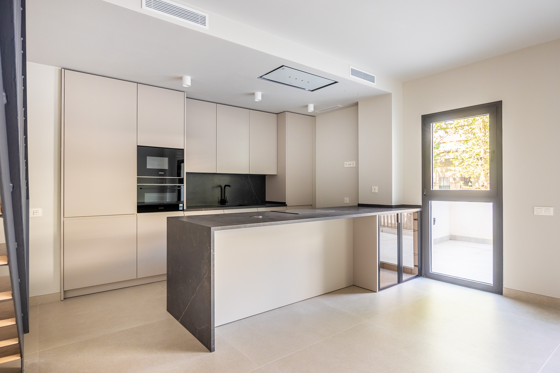  Exclusive duplex with terrace, two parking spaces and storage in Manuel Siurot - 物件實景