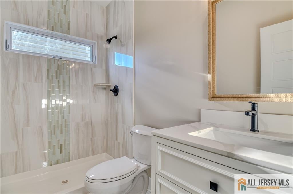 South River, New Jersey, 08882, United States, 5 Bedrooms Bedrooms, ,4 BathroomsBathrooms,Residential,For Sale,1995438