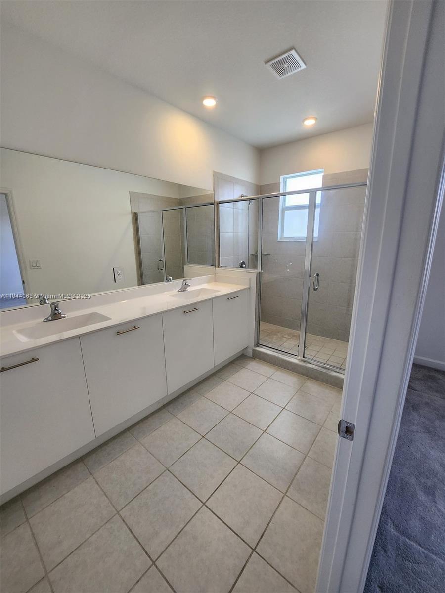 Miami, Florida, 33167, United States, 3 Bedrooms Bedrooms, ,3 BathroomsBathrooms,Residential,For Sale,1898426