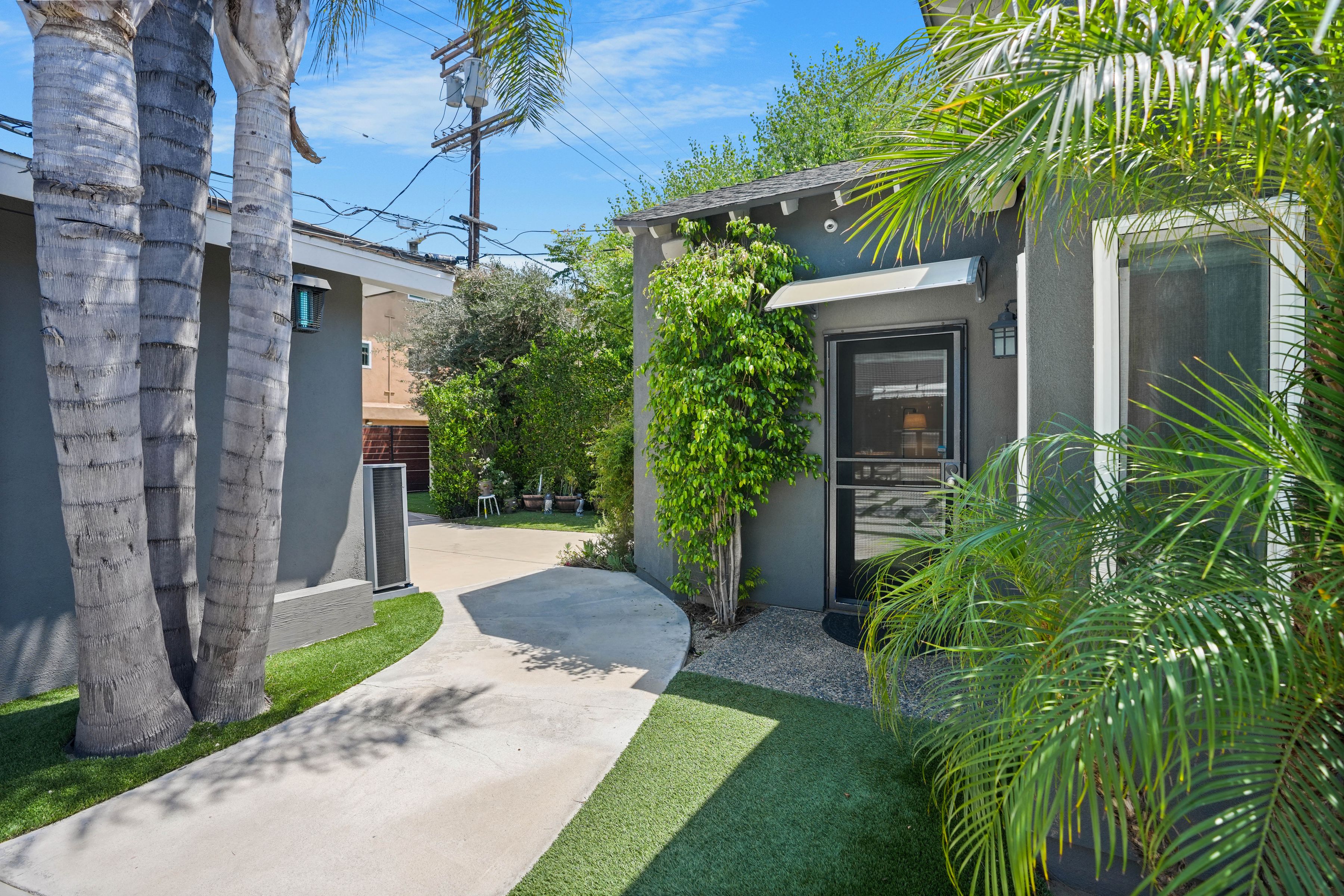  4744 Camellia Avenue - 物件實景