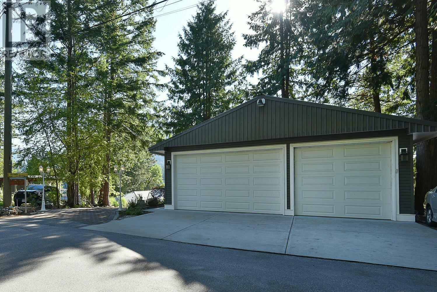 MADEIRA PARK, British Columbia, V0N 2H1, CA, 3 Bedrooms Bedrooms, ,3 BathroomsBathrooms,Residential,For Sale,1837526