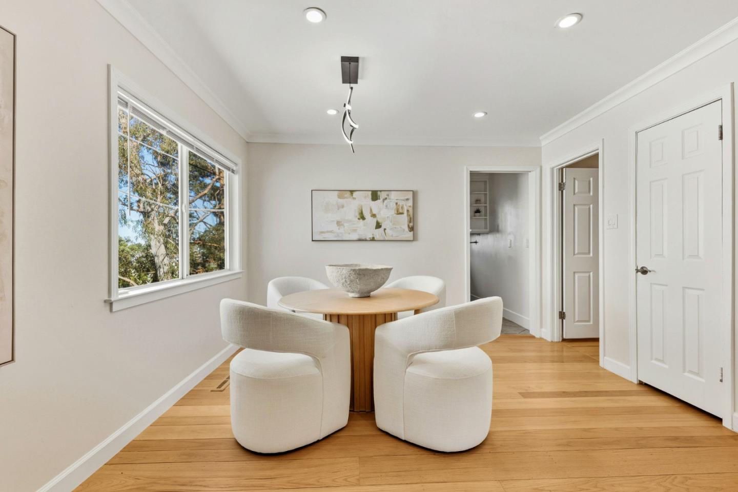 Oakland, California, 94610, United States, 4 Bedrooms Bedrooms, ,4 BathroomsBathrooms,Residential,For Sale,1987505