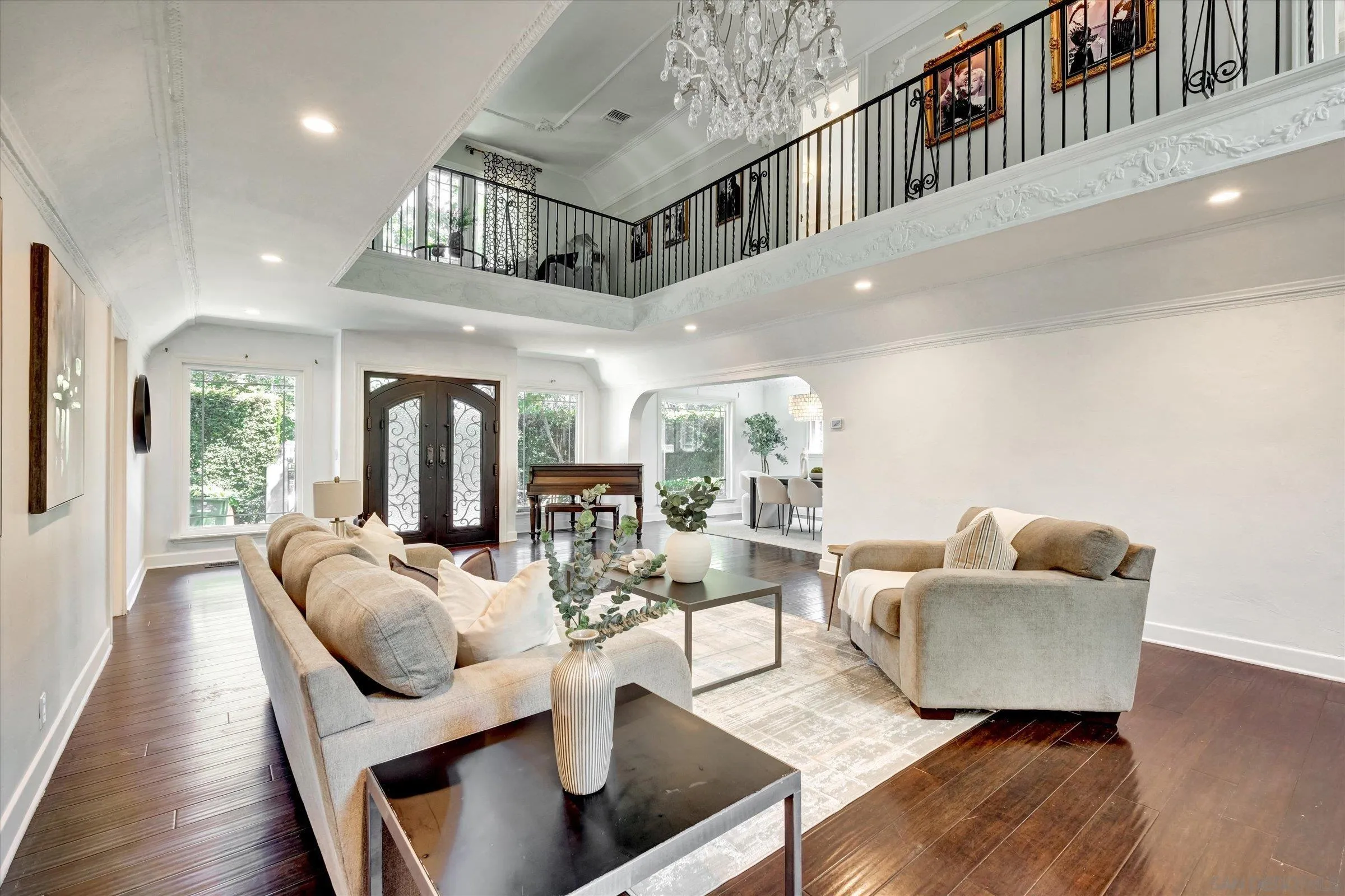 Los Angeles, California, 90027, United States, 4 Bedrooms Bedrooms, ,4 BathroomsBathrooms,Residential,For Sale,1924744