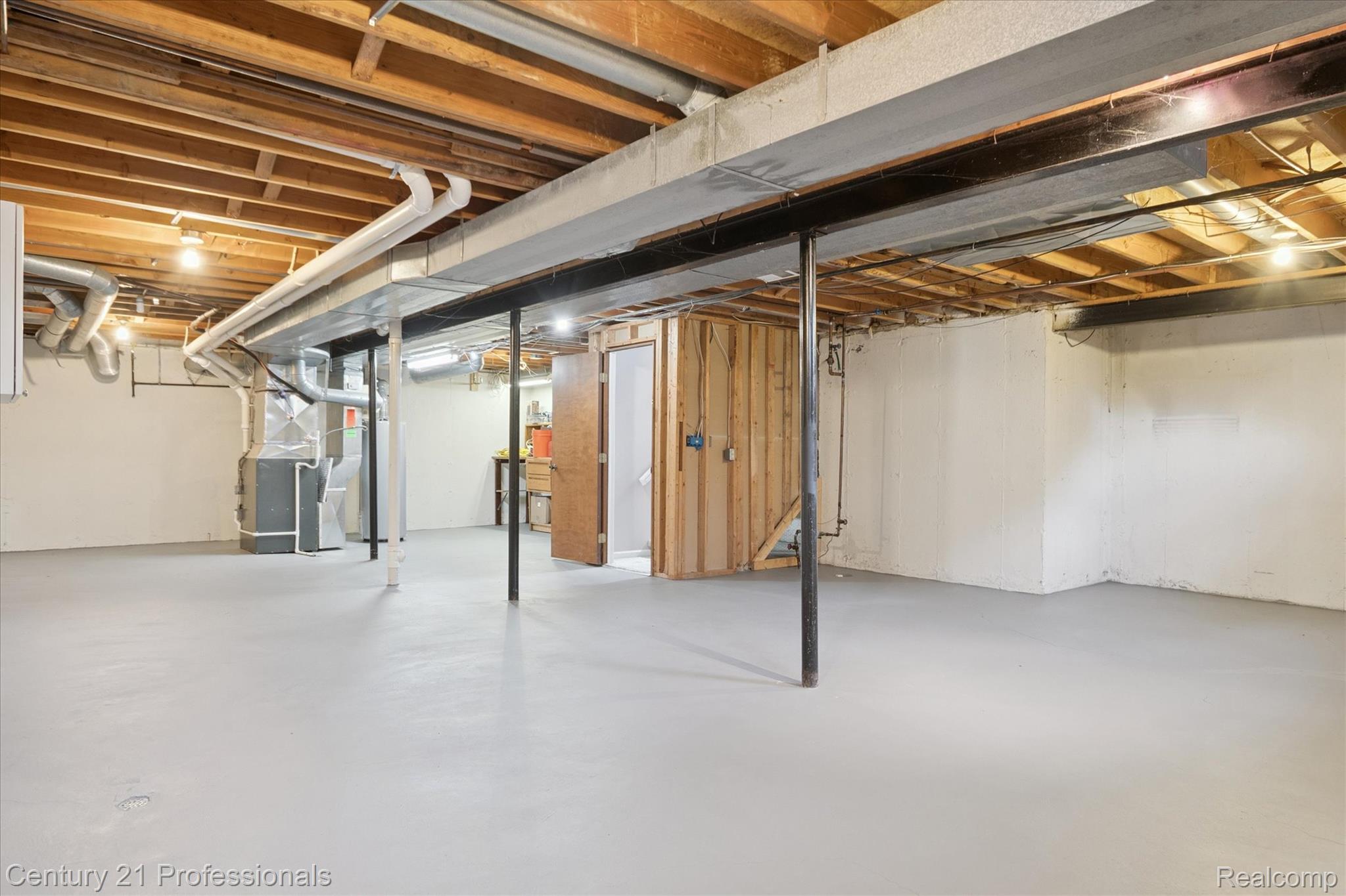 Northville, Michigan, 48167, United States, 4 Bedrooms Bedrooms, ,3 BathroomsBathrooms,Residential,For Sale,1980855