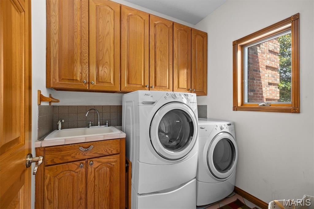 Shiloh, Illinois, 62221, United States, 5 Bedrooms Bedrooms, ,6 BathroomsBathrooms,Residential,For Sale,1890091