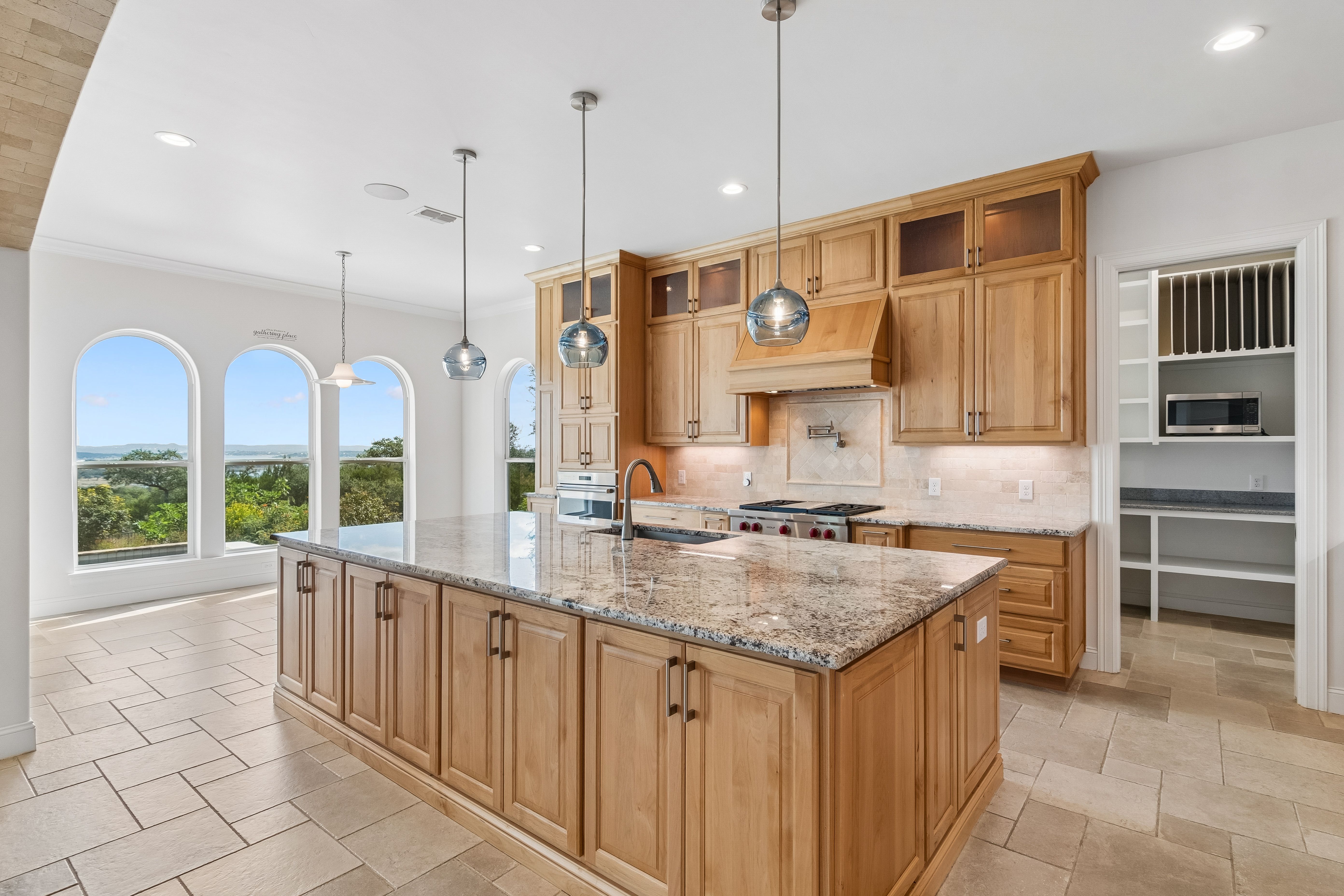  Elevated Living in Lakeview Ridge Estate - 物件實景