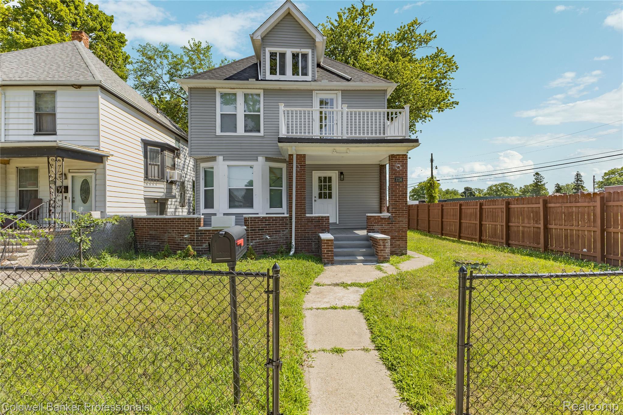 Iroquois St, Detroit, MI 48214