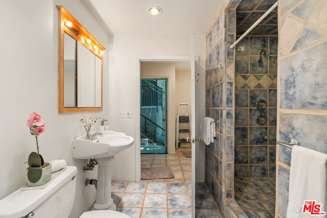 Los Angeles, California, 90027, United States, 3 Bedrooms Bedrooms, ,3 BathroomsBathrooms,Residential,For Sale,1866547