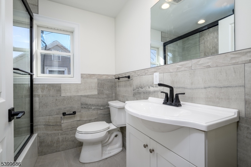 Clifton City, New Jersey, 07014, United States, 5 Bedrooms Bedrooms, ,4 BathroomsBathrooms,Residential,For Sale,2000653