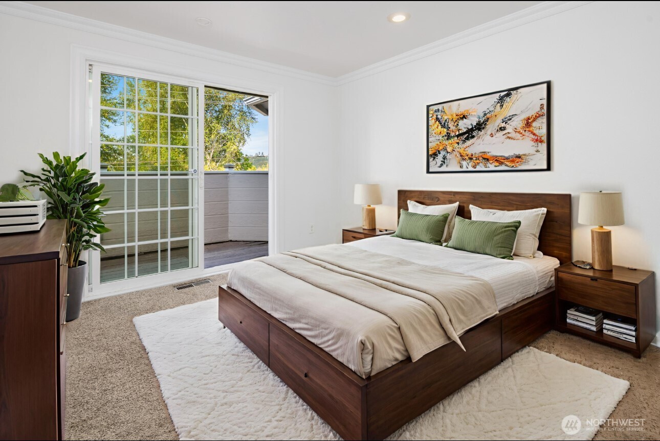 Kirkland, Washington, 98033, United States, 4 Bedrooms Bedrooms, ,2 BathroomsBathrooms,Residential,For Sale,1938855