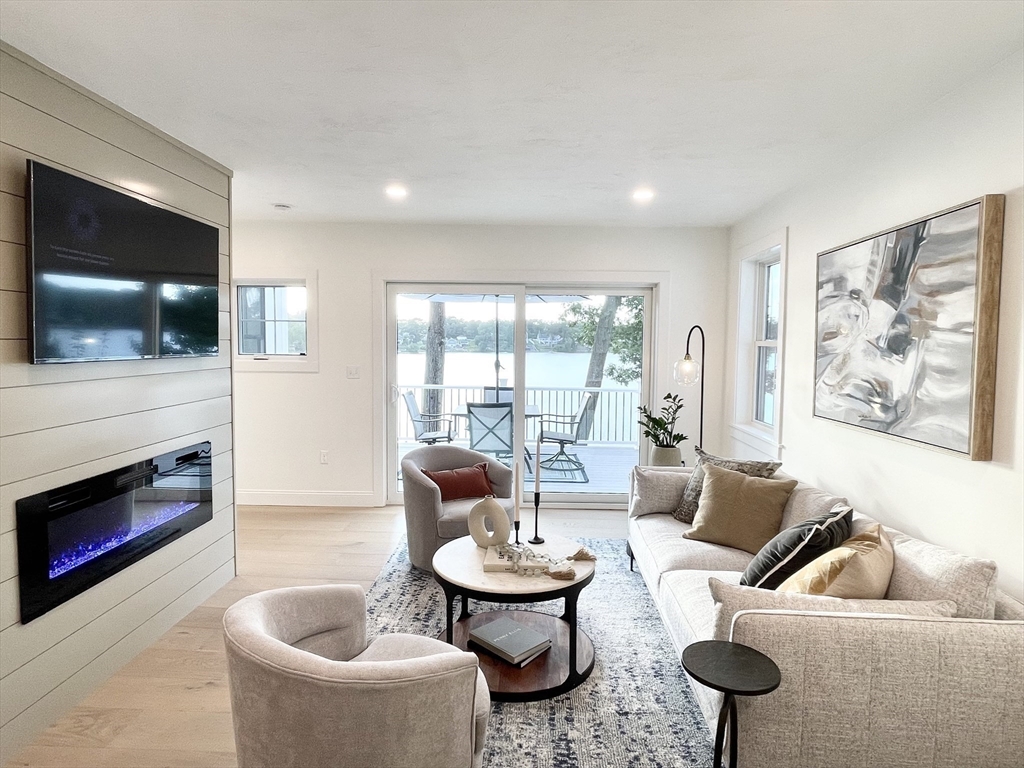 Bellingham, Massachusetts, 02019, United States, 4 Bedrooms Bedrooms, ,4 BathroomsBathrooms,Residential,For Sale,1927389