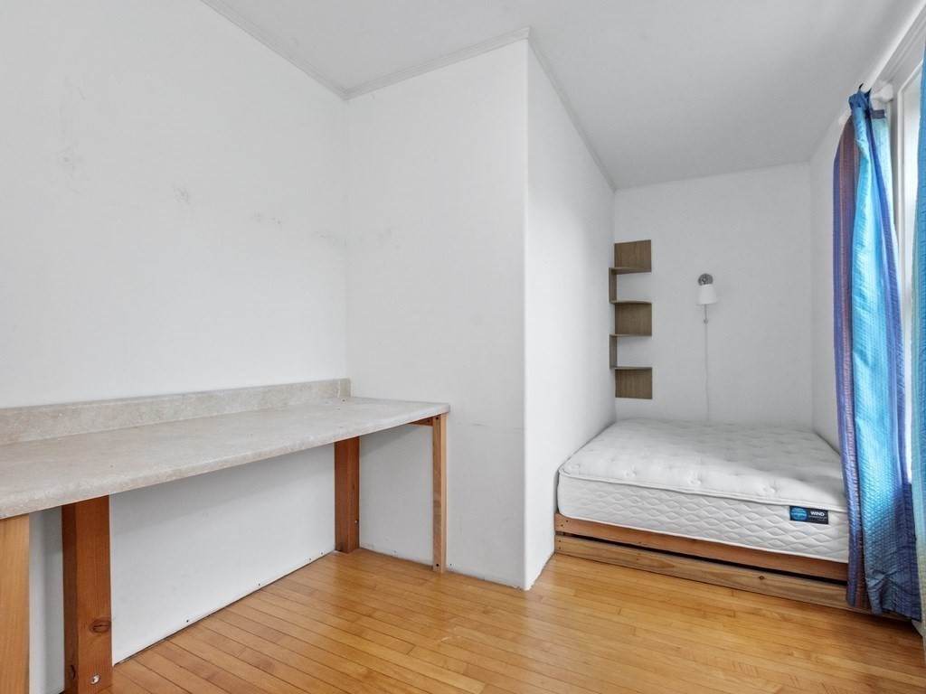 Waltham, Massachusetts, 02453, United States, 6 Bedrooms Bedrooms, ,3 BathroomsBathrooms,Residential,For Sale,1892222