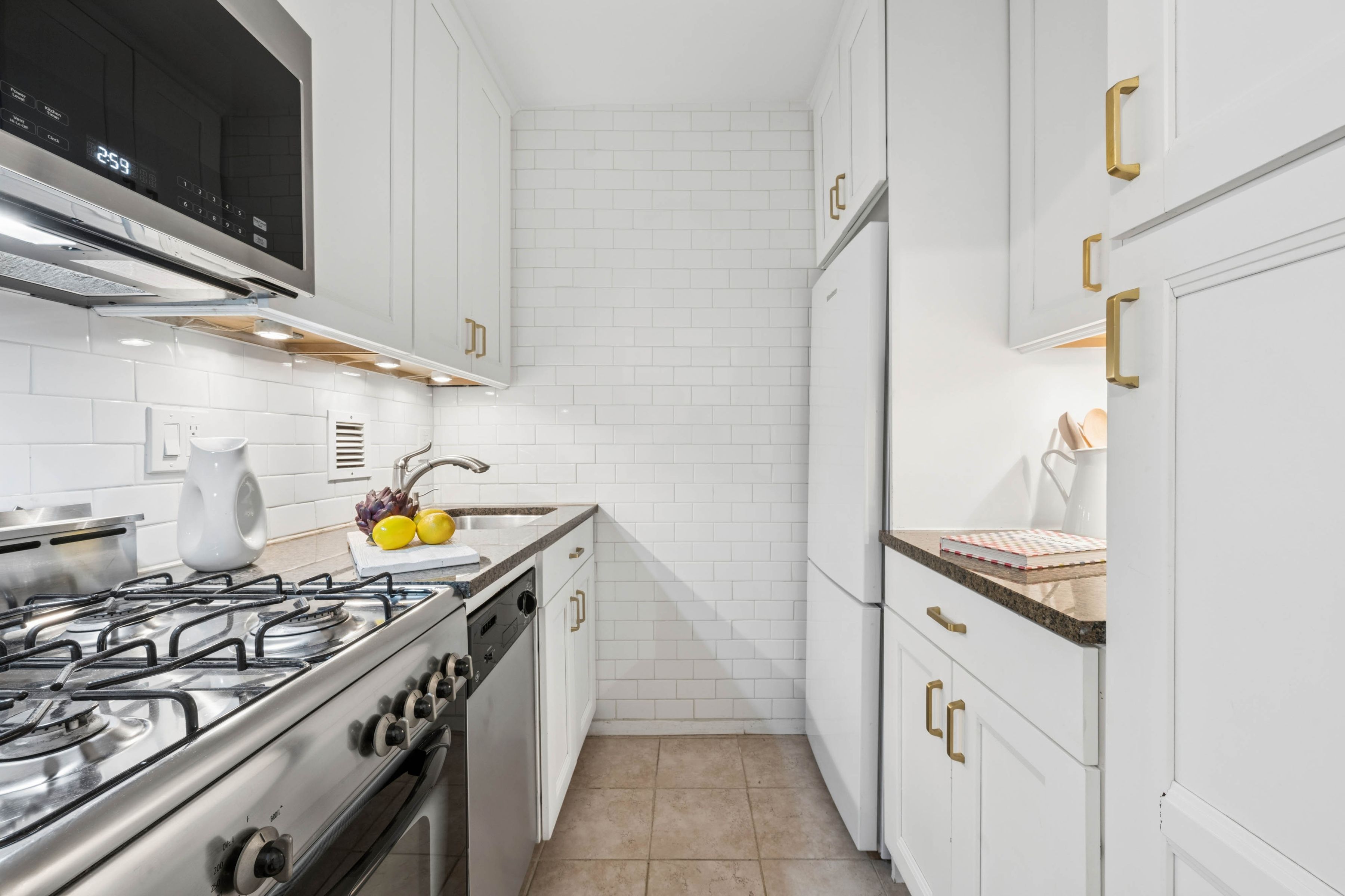  211 East 18th Street - 物件實景