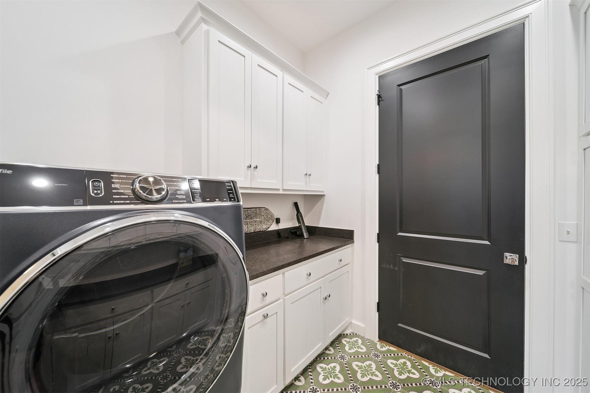 Broken Arrow, Oklahoma, 74014, United States, 4 Bedrooms Bedrooms, ,4 BathroomsBathrooms,Residential,For Sale,1983128