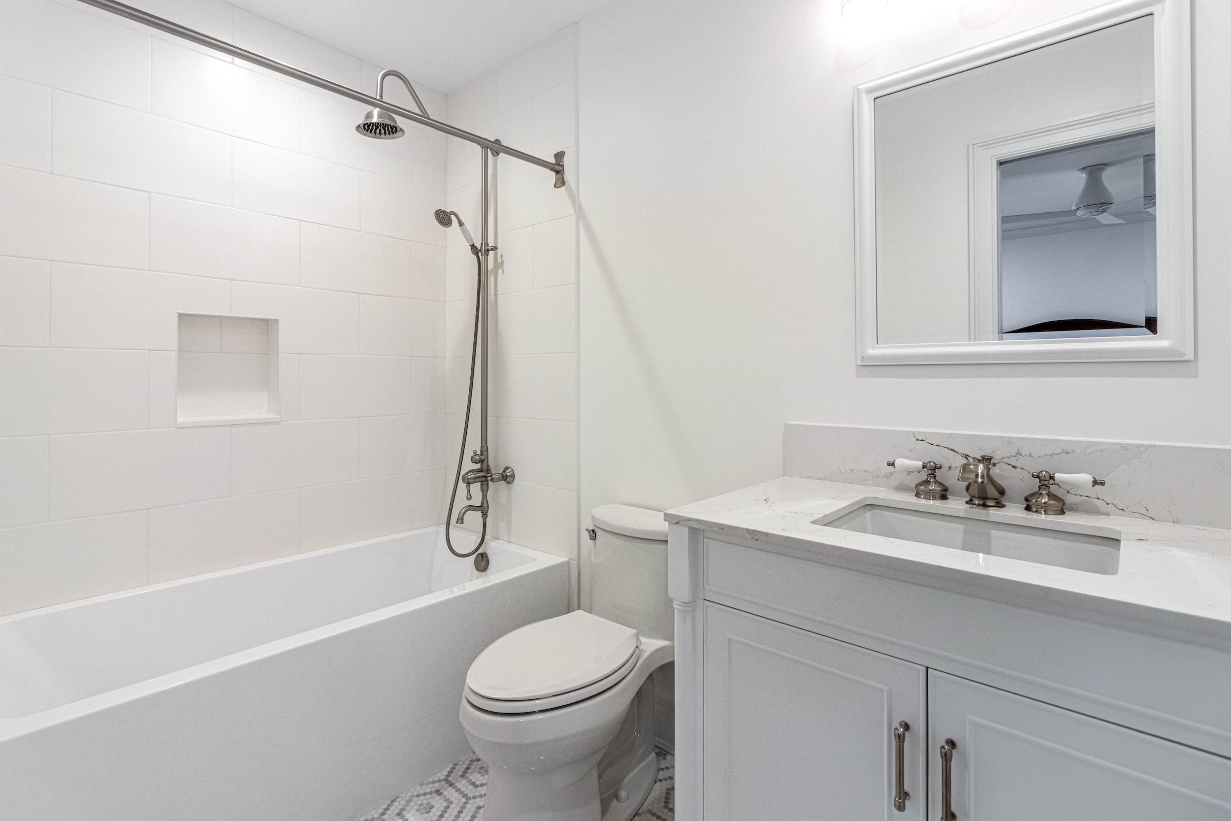  350 Laurel Way, Laurel, NY 11948 - 物件實景