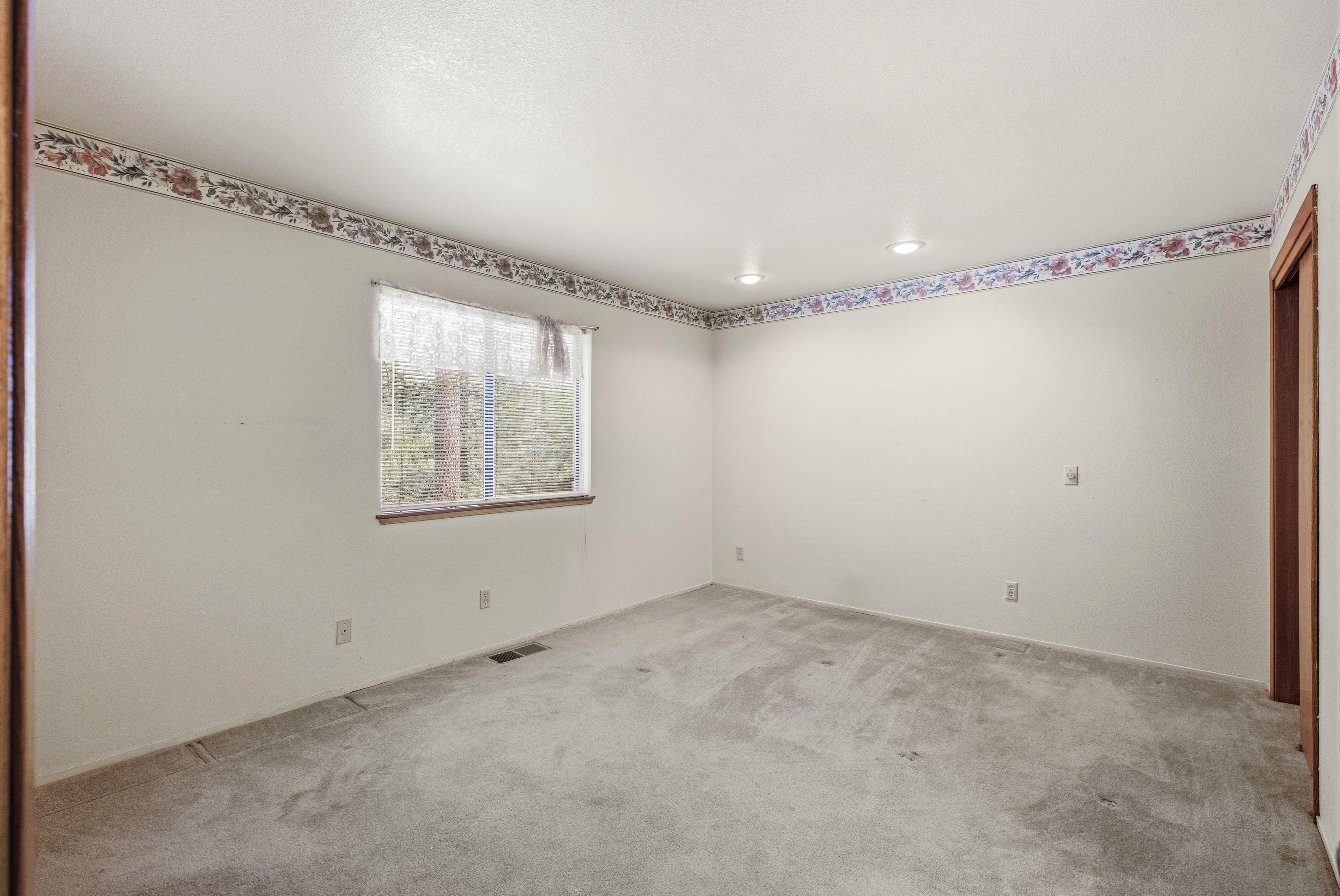  5648 Vacation Boulevard, Somerset, CA 95684 - 物件實景
