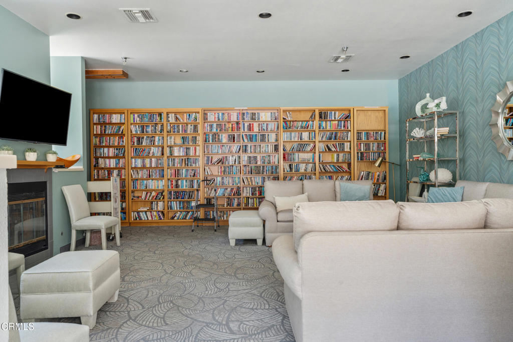 Camarillo, California, 93012, United States, 2 Bedrooms Bedrooms, ,2 BathroomsBathrooms,Residential,For Sale,2042458