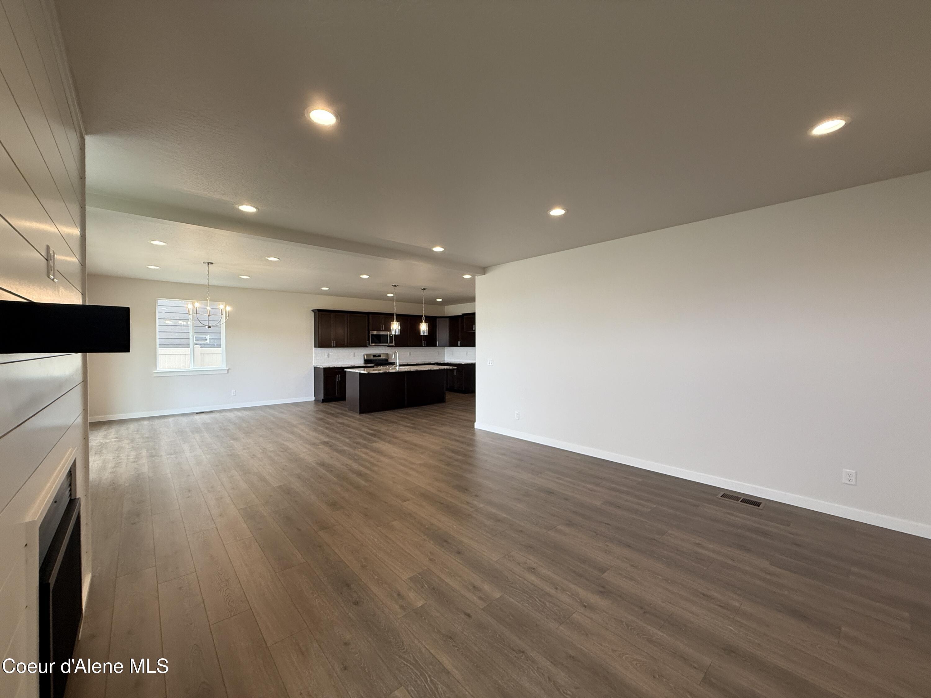 Post Falls, Idaho, 83854, United States, 4 Bedrooms Bedrooms, ,3 BathroomsBathrooms,Residential,For Sale,1927944