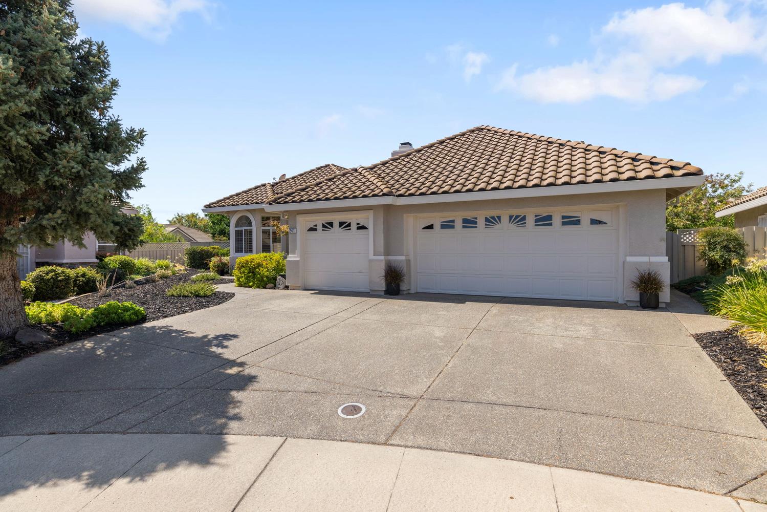 Roseville, California, 95747, United States, 3 Bedrooms Bedrooms, ,2 BathroomsBathrooms,Residential,For Sale,1947974