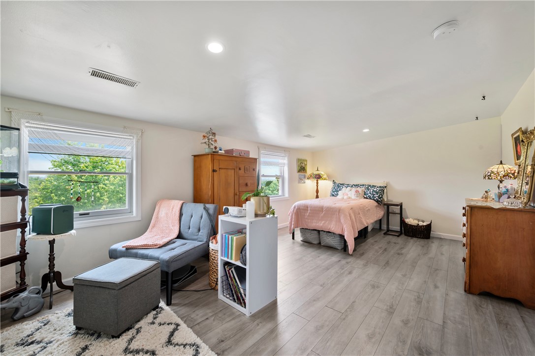 Penn Twp, Pennsylvania, 15642, United States, 5 Bedrooms Bedrooms, ,4 BathroomsBathrooms,Residential,For Sale,2001682