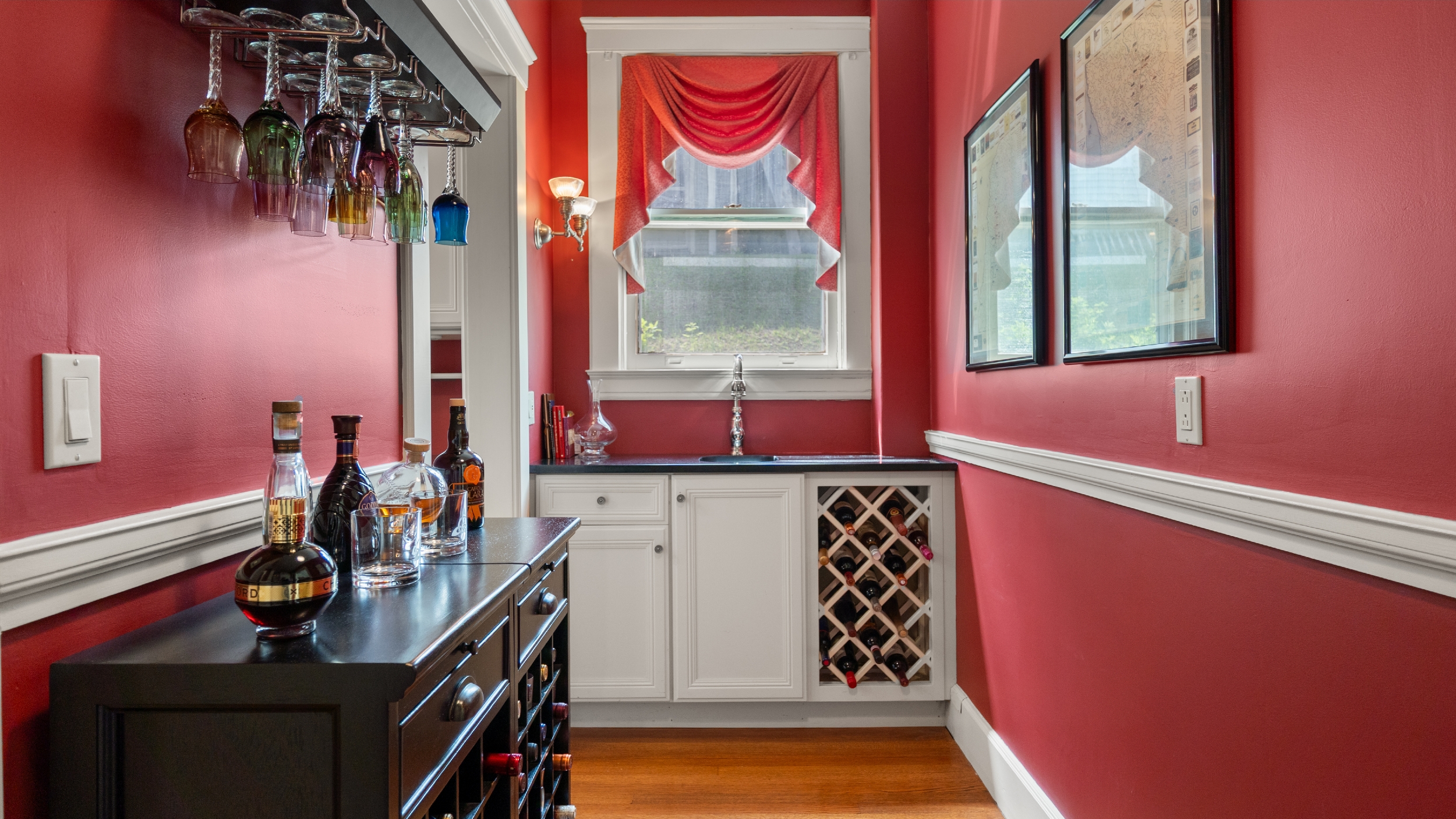  Charming In-Town Victorian with Large Carriage House - 物件實景