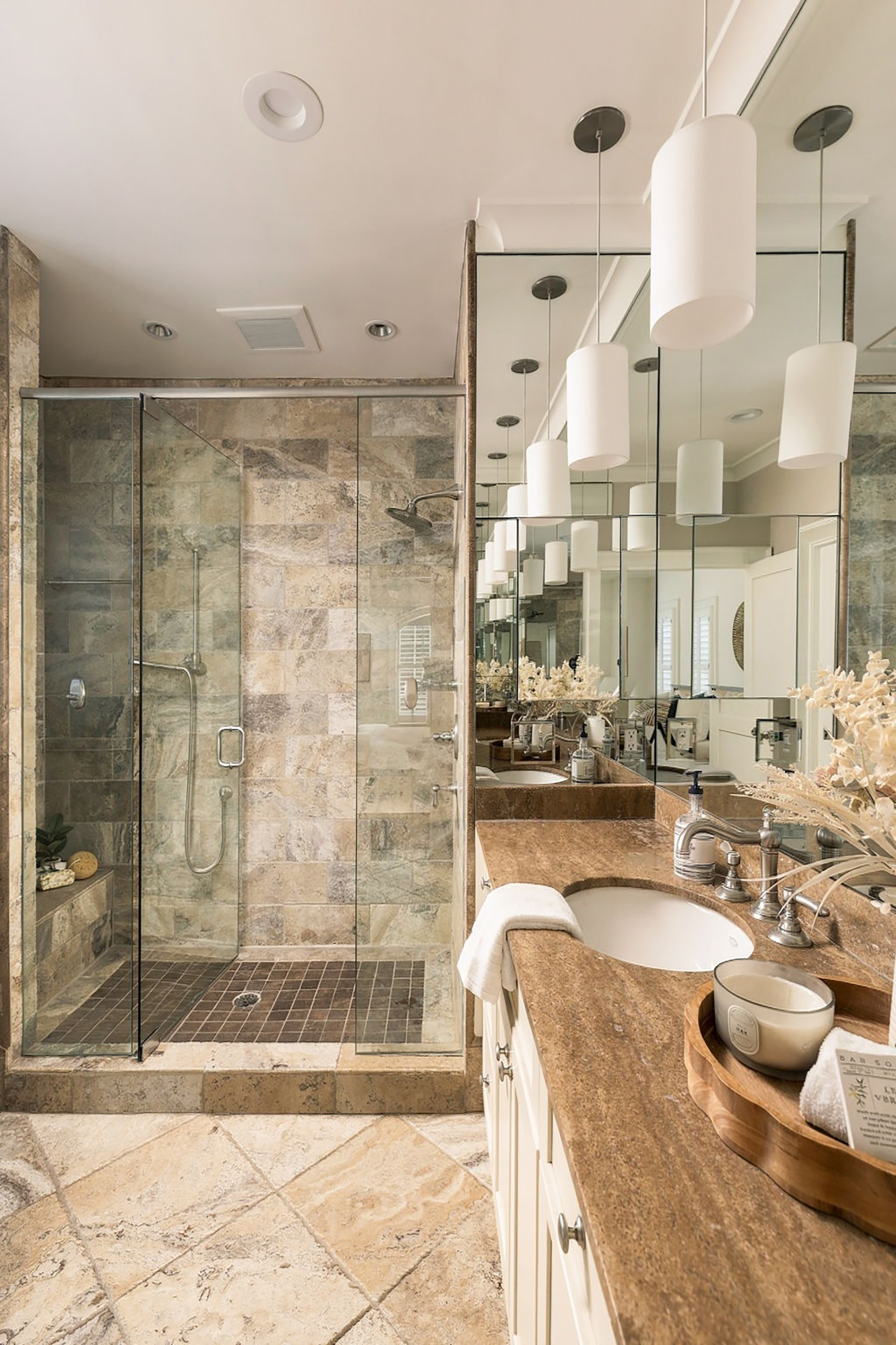  Beautifully Designed Living Spaces and Exceptional Outdoor Amenities - 物件實景