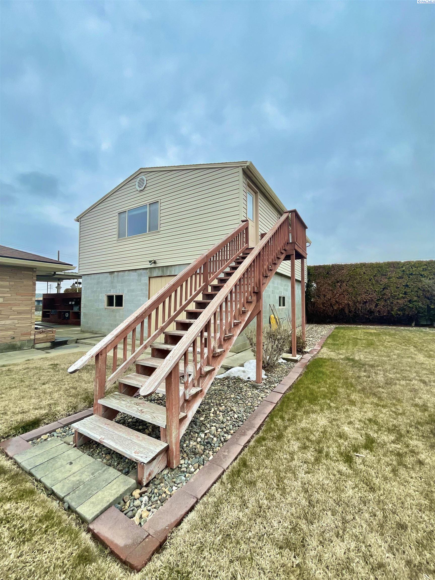 Grandview, Washington, 98930, United States, 5 Bedrooms Bedrooms, ,1 BathroomBathrooms,Residential,For Sale,1828538