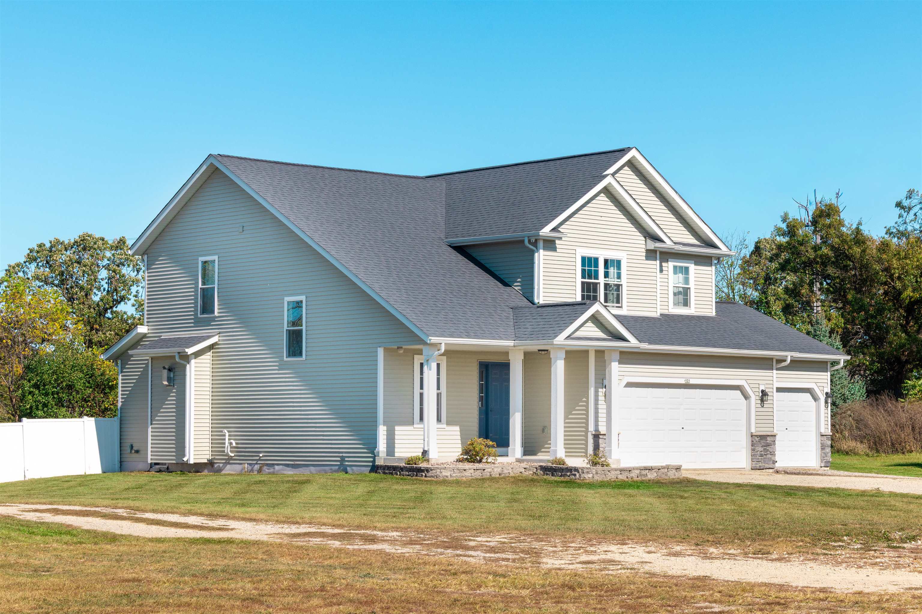 Fort Atkinson, Wisconsin, 53538, United States, 3 Bedrooms Bedrooms, ,4 BathroomsBathrooms,Residential,For Sale,1977213