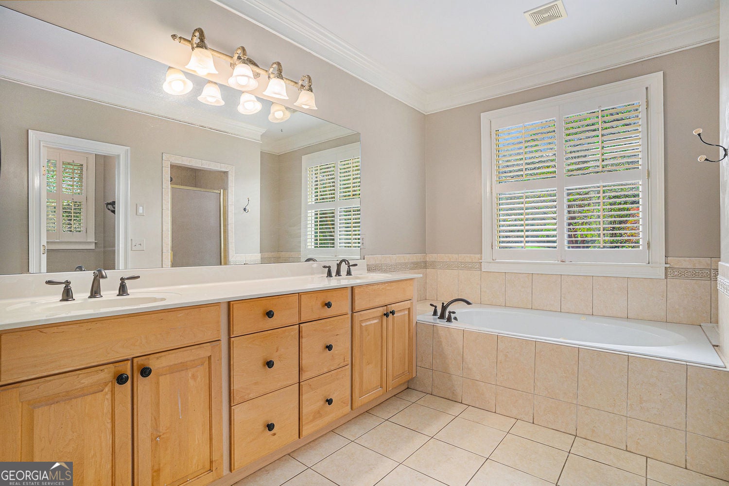 Covington, Georgia, 30014, United States, 5 Bedrooms Bedrooms, ,5 BathroomsBathrooms,Residential,For Sale,1953345