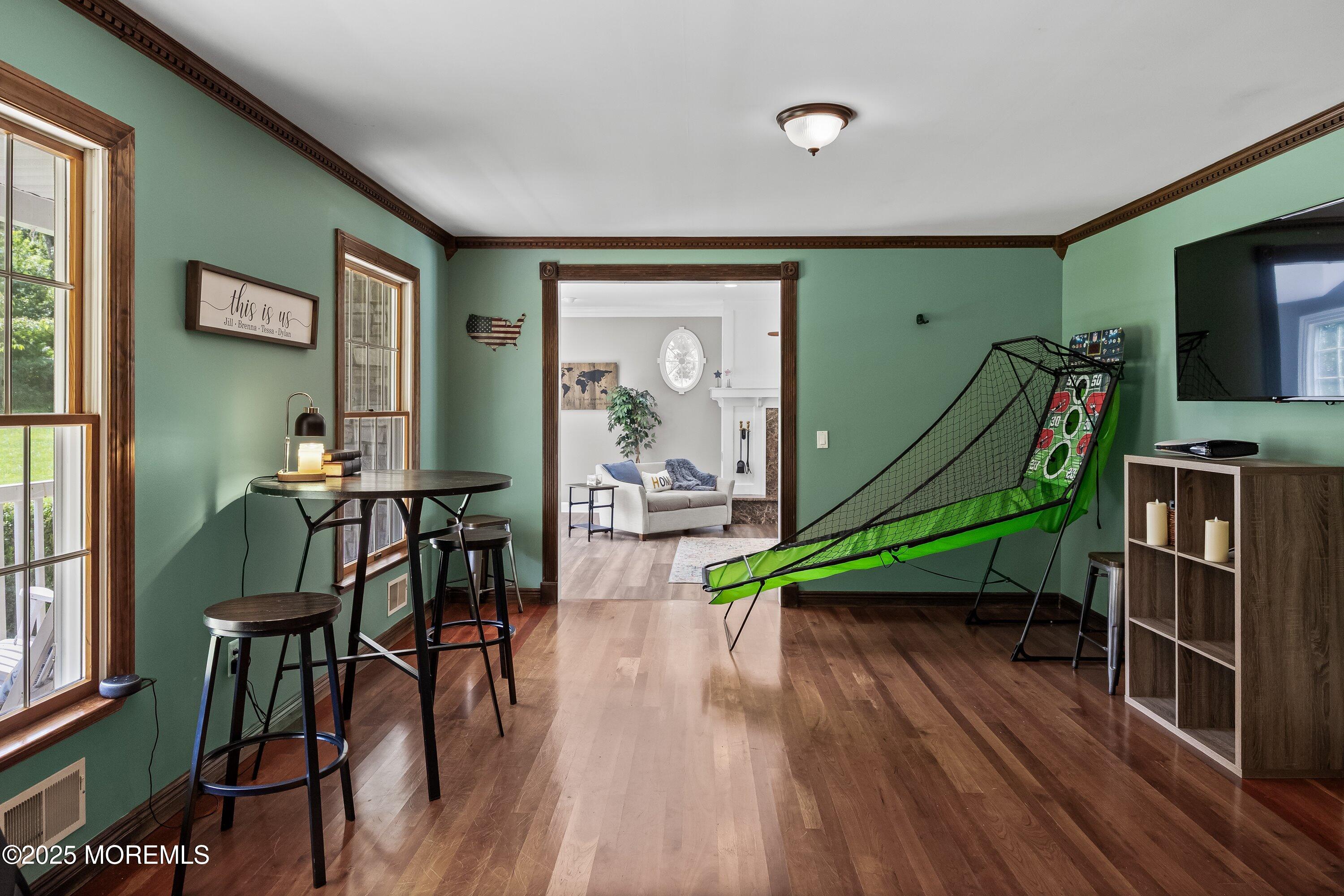 Cream Ridge, New Jersey, 08514, United States, 4 Bedrooms Bedrooms, ,3 BathroomsBathrooms,Residential,For Sale,1904272