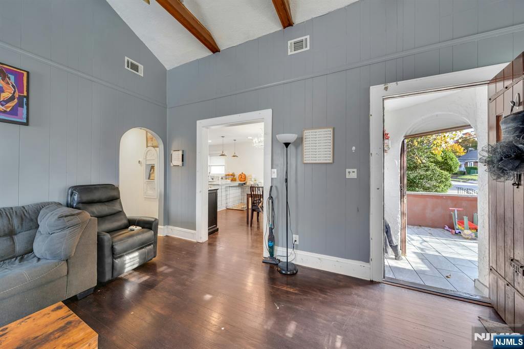 Hasbrouck Heights, New Jersey, 07604, United States, 3 Bedrooms Bedrooms, ,2 BathroomsBathrooms,Residential,For Sale,1989052