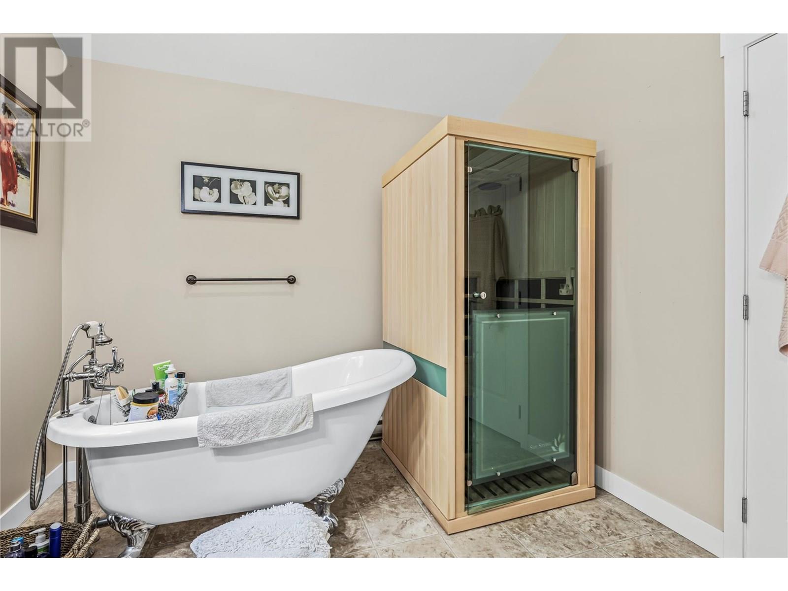 TAPPEN, British Columbia, V0E 2X2, CA, 2 Bedrooms Bedrooms, ,2 BathroomsBathrooms,Residential,For Sale,1868276