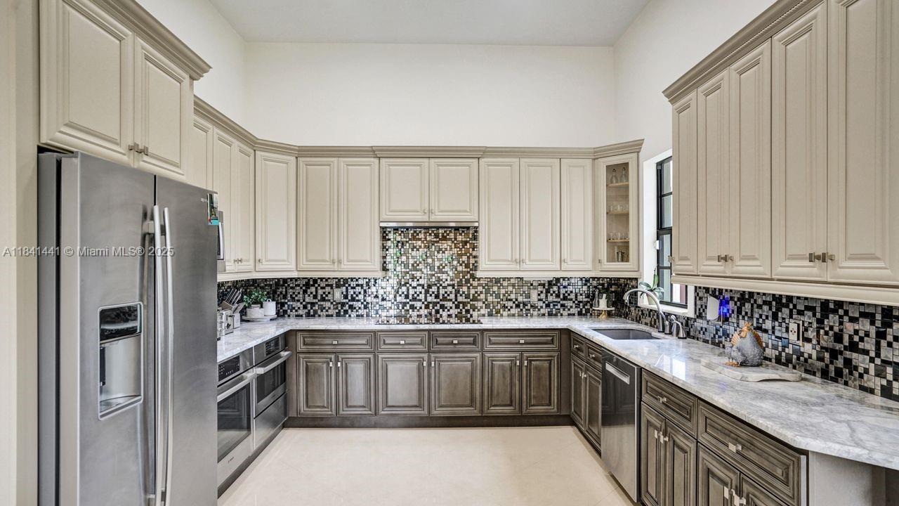 Davie, Florida, 33330, United States, 5 Bedrooms Bedrooms, ,5 BathroomsBathrooms,Residential,For Sale,1896833