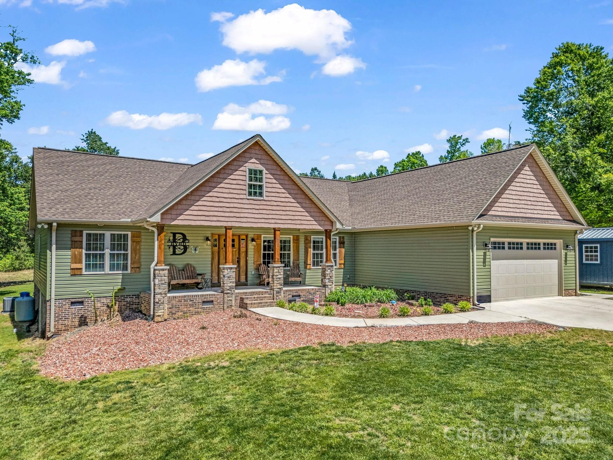 Lincolnton, North Carolina, 28092, United States, 3 Bedrooms Bedrooms, ,3 BathroomsBathrooms,Residential,For Sale,2005989