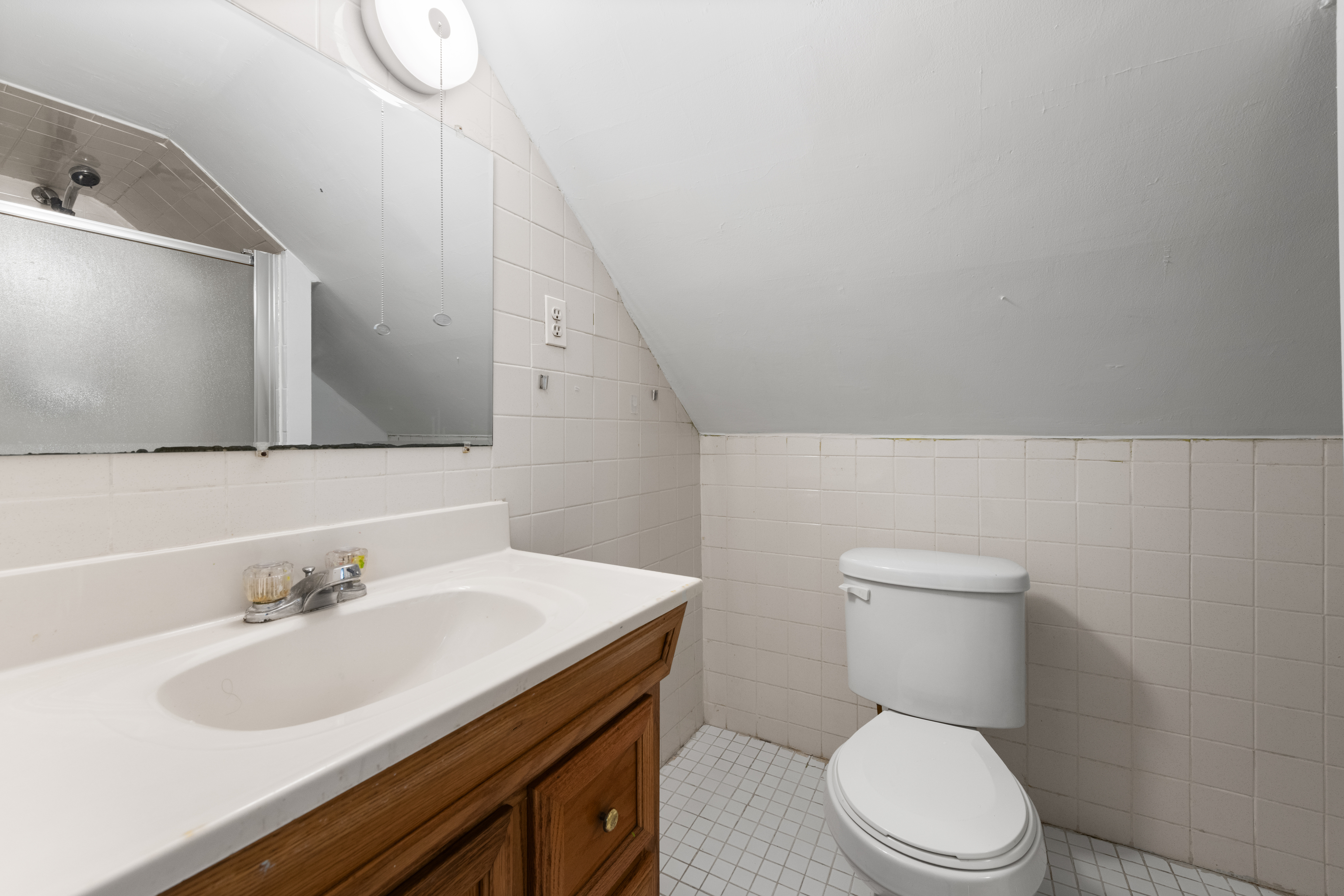 West Haven, Connecticut, 06516, United States, 5 Bedrooms Bedrooms, ,4 BathroomsBathrooms,Residential,For Sale,1991018