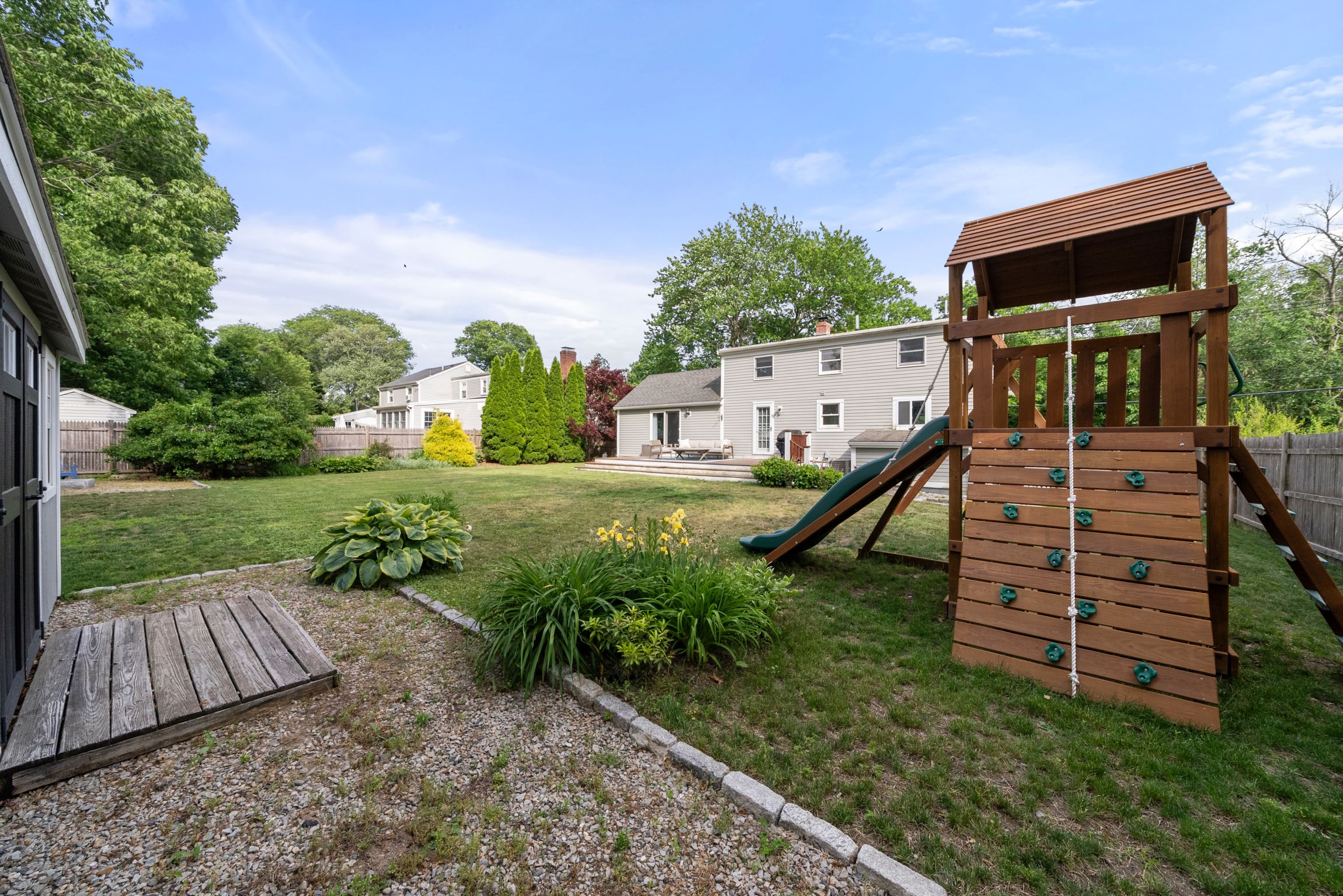  169 Pond St, Cohasset, MA, 02025 - 物件實景